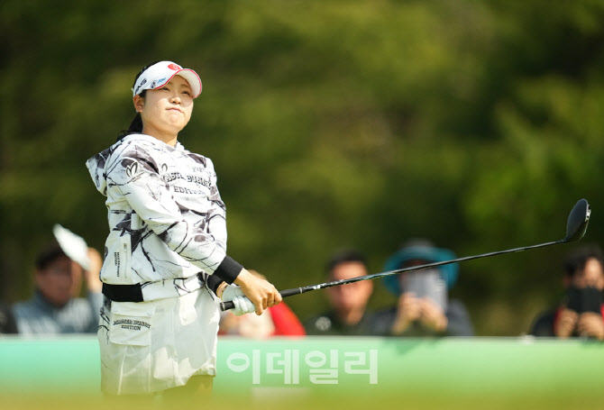 [포토]유현조,타구 방향은 정확해