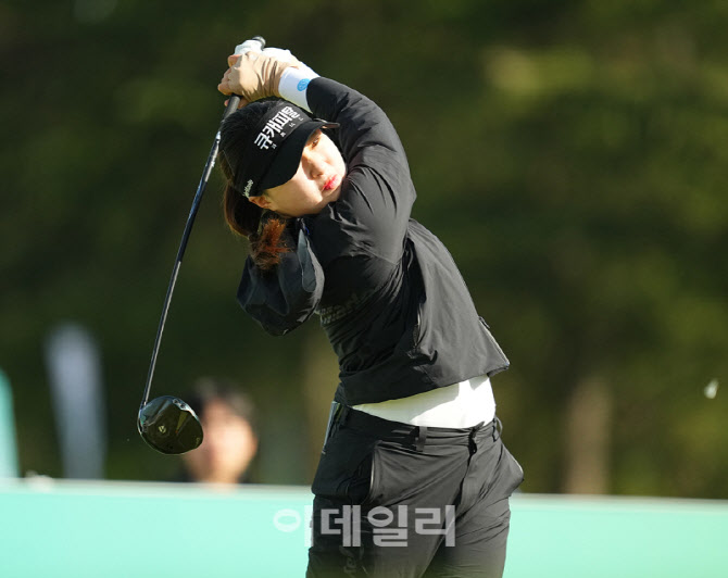 [포토]이슬기,첫 티샷은 정확하다