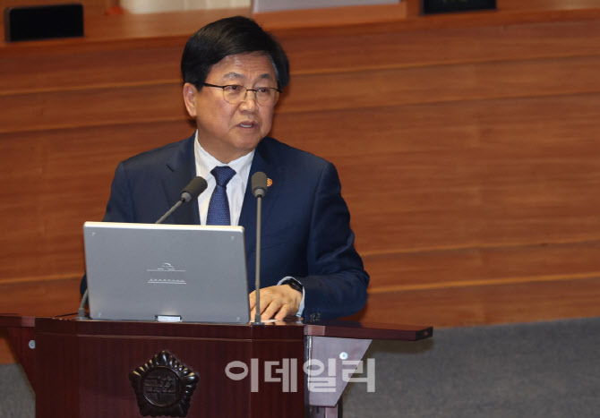 [포토]대정부질문, '답변하는 최교진 장관'