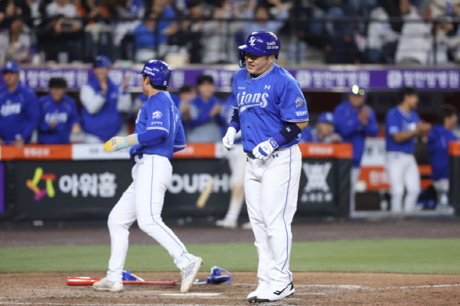 삼성, 15볼넷 앞세워 4연승 질주...한화 불펜 '와르르'