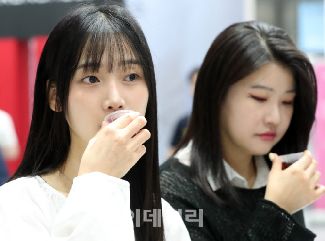 [포토] 커피향 넘치는 전시회