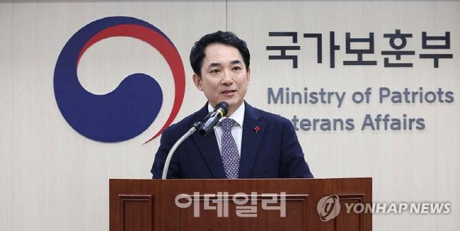 안철수 “부산 북갑 무공천? 박민식 응원 못 할 망정…”