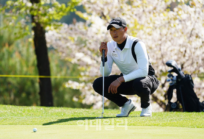 [포토] 김용태, 버디를 노린다