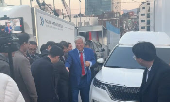 석방되자마자 화상 설교.."보석조건 위반" 고발당한 전광훈