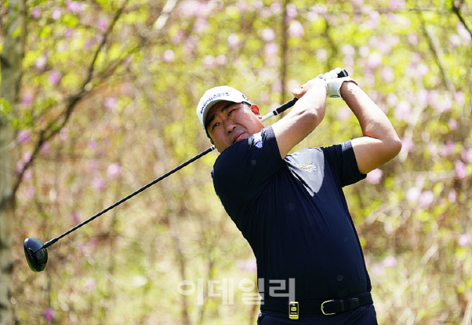 [포토] 이동환, 회장님의 티샷