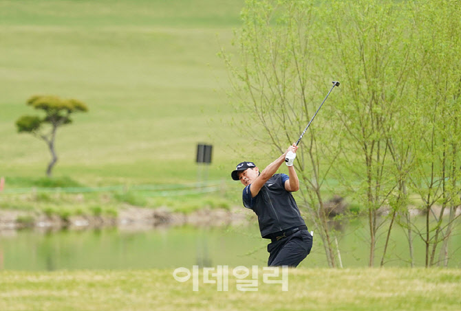 [포토] 이성호, 걷어 올린다