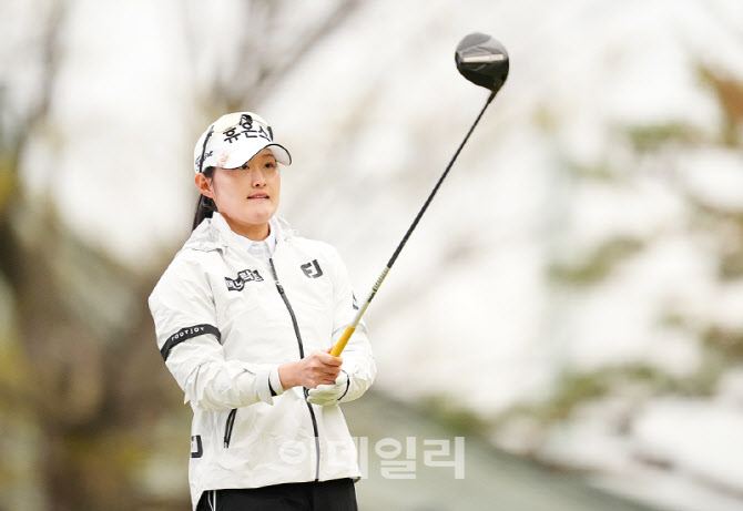 [포토]정수빈,신중한 첫 조준