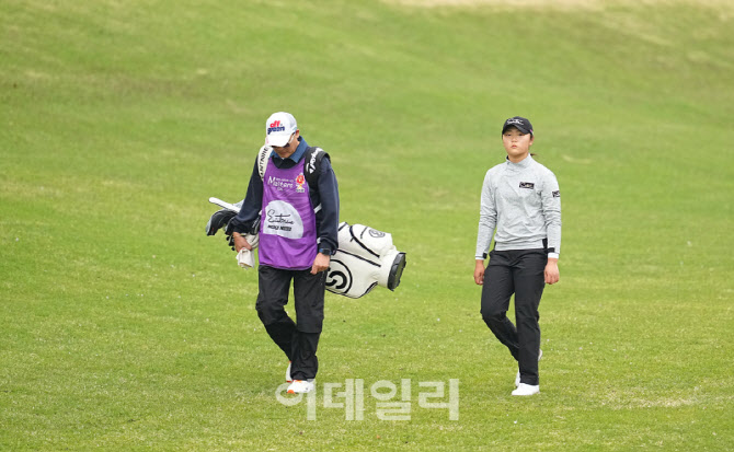 [포토]아마추어 송가은-진성용,첫 대회 차분하게