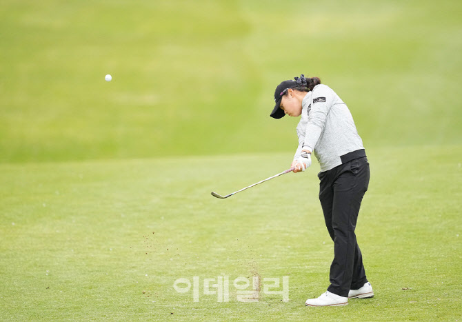 [포토]아마추어 송가은,간결한 어프로치
