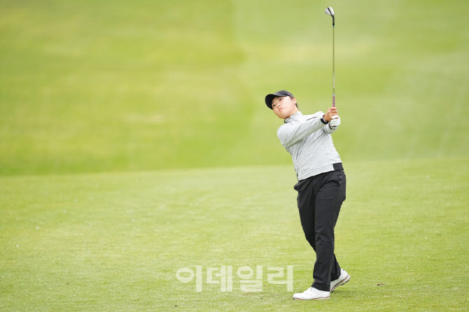 [포토]아마추어 송가은,핀 옆에 붙어라