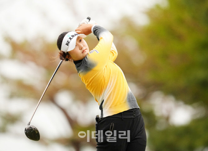 [포토]윤수아,무리없는 첫 티샷