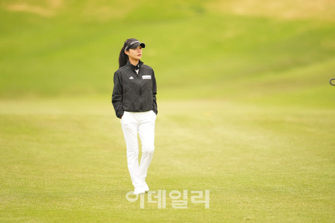 [포토]홍예은,차분하게 그린으로