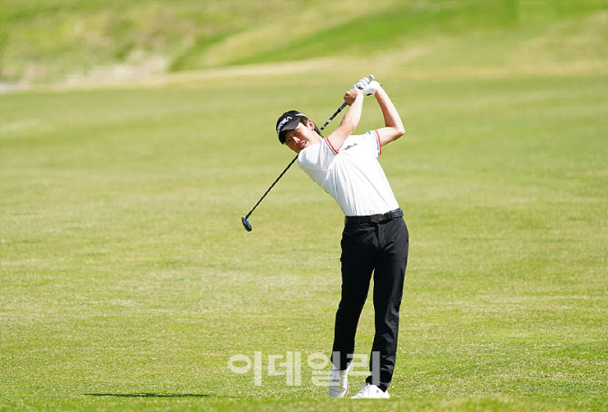 [포토] 손제이, 온 힘을 다해서