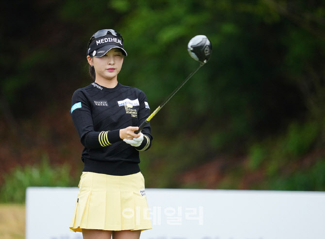 [포토]이예원,연속 버디를 노린다
