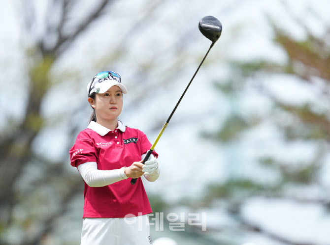 [포토]이승연,첫 조준은 집중한다