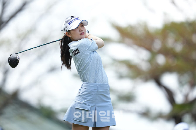 [포토]안지현,강력하게 올라간다