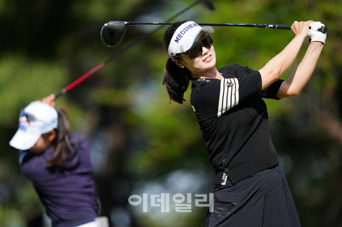 [포토]한진선,연습하며 기다린다
