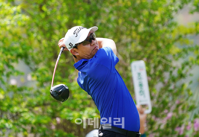 [포토] 권성열, 호쾌한 샷으로 우승에 도전한다