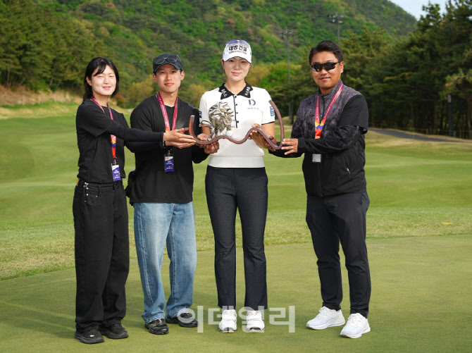 [포토]김민선,메니지먼트사 고마워요