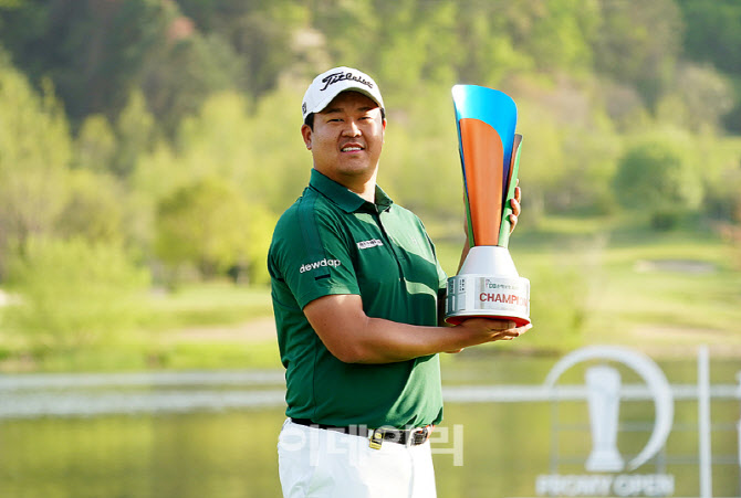 [포토] 이상엽, 초반 6연속 버디로 10년 만 우승