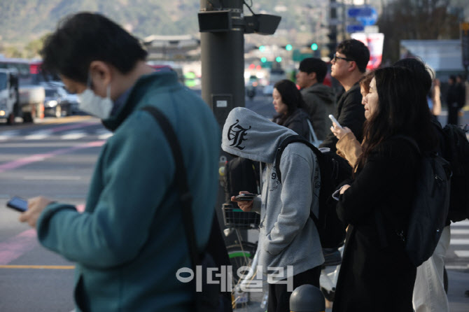 '꽃샘추위'에 한파특보까지…강원·충남·전북 기온 '급강하'