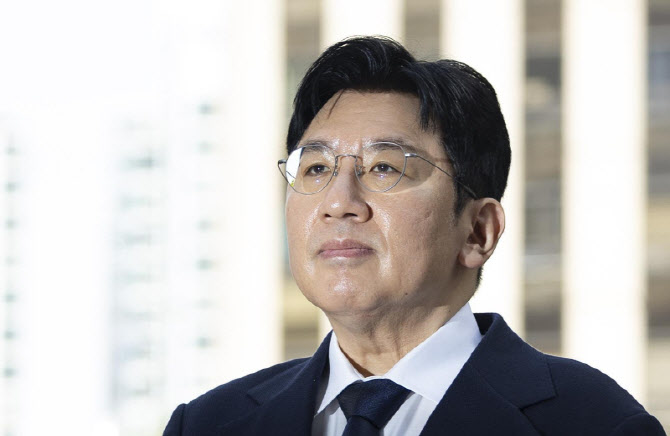 '방시혁 수사' 경찰…"美 출국금지 해제 요청, 법·원칙에 따라 결론"