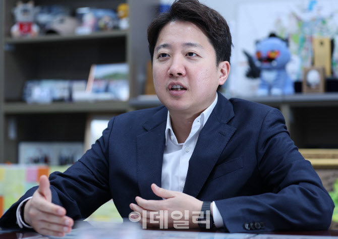 “부대변인 출신 대통령이라 곤란하나”…이준석, 정동영 두둔 李 직격
