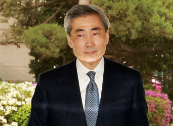 신현송, 취임 일성으로 '물가·금융안정' 강조…원화 국제화·CBDC에도 방점