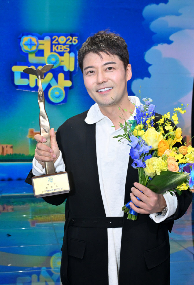 "대중에게 친숙한 적임자" 전현무, 친정 KBS 월드컵 중계 성공 이끌까