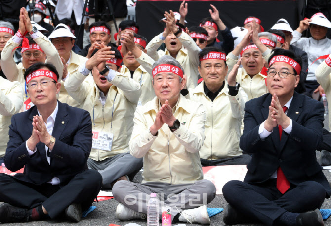 [포토] 농민대회 참석한 송언석 국민원내대표