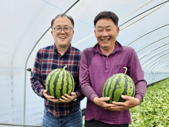 이랜드 킴스클럽, 재배·선별 달인과 협업한 ‘달달수박’ 판매