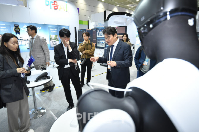 [포토]2026 월드 IT 쇼 찾은 이세돌