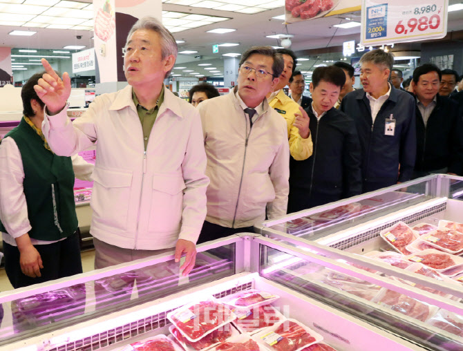 [포토] 농협, 가정의달 물가안정 프로젝트