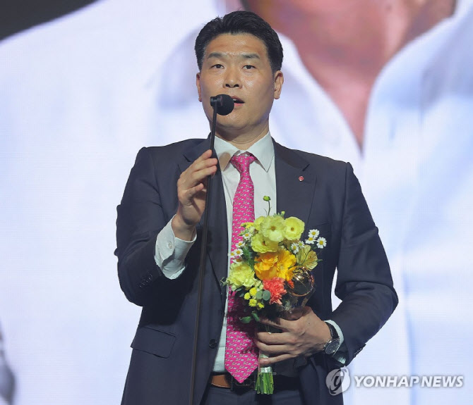 프로농구 LG, 정상 이끈 조상현 감독과 3년 재계약