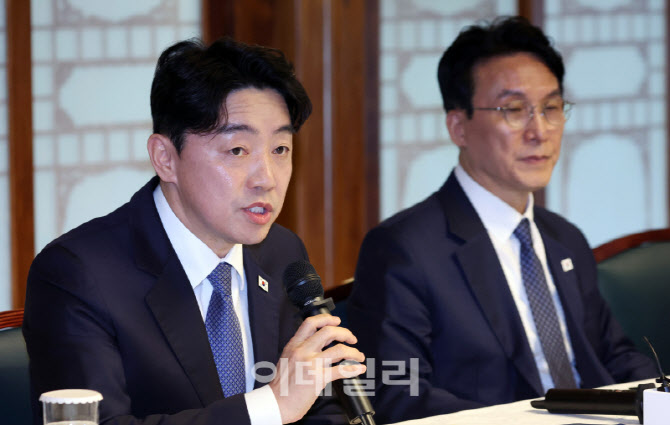 [포토] 발언하는 강훈식 실장