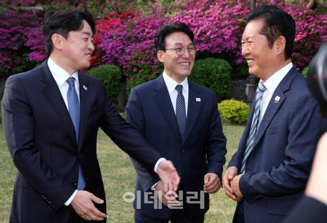 [포토] 대화하는 김민석·정청래·강훈식