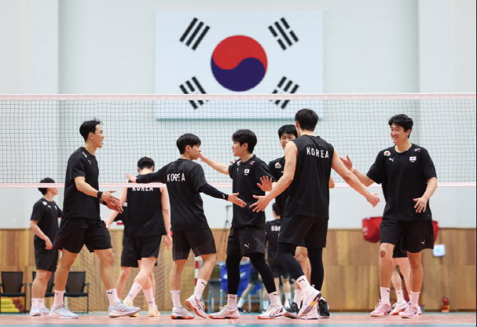 ‘LA 향한 첫 단추’ 男배구대표팀 14명 선발...5월 진천 집결
