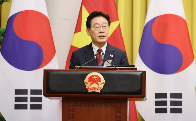 [속보]李대통령 “호치민시 도시철도 수출 계약 체결될 예정”