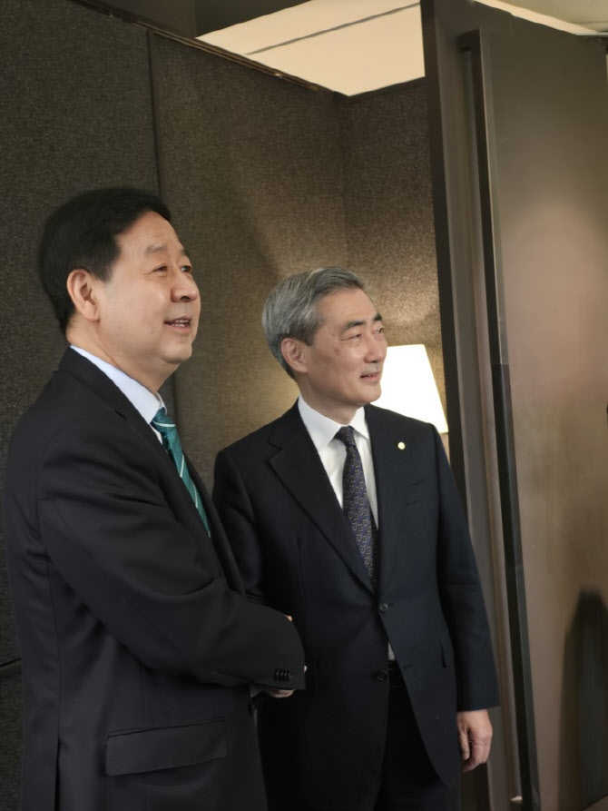 신현송-구윤철 첫 회동,  '정책 조합' 강조…"환율 관련 폭넓게 논의"(종합)