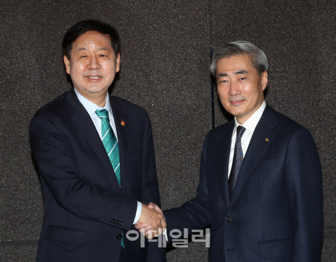 [포토] 한국은행 총재-경제 부총리, 조찬 회동