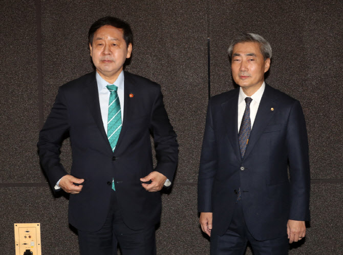 구윤철·신현송, 첫 회동…“금융·외환시장 안정 위해 협력”