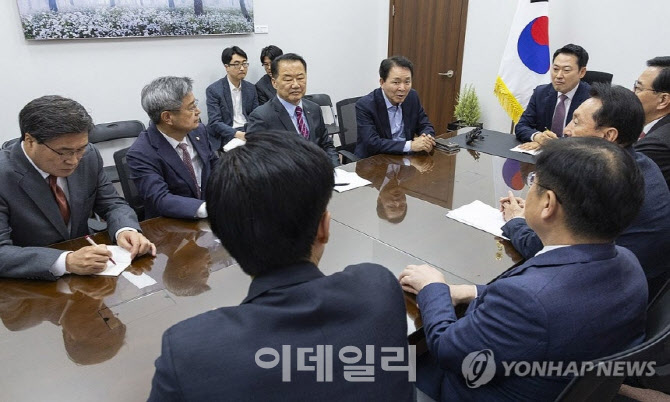 국힘, ‘정동영 해임건의안’ 제출 당론으로…“외교 안보 자해 행위”(상보)