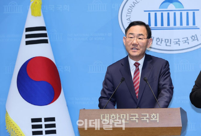 주호영, 대구시장 불출마…장동혁에 “물러날 때 알아야” 일갈