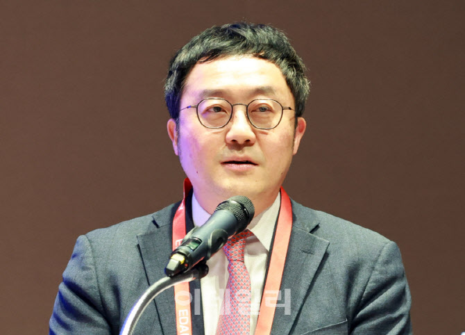 교보證 "토큰화, 기본형 MMF->수익형 전력구매->초과수익형 와인·IP"