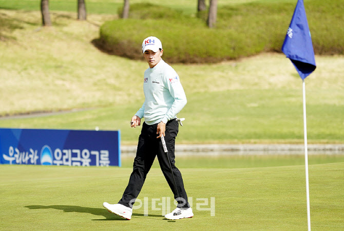 [포토] 그린 살피는 박현서