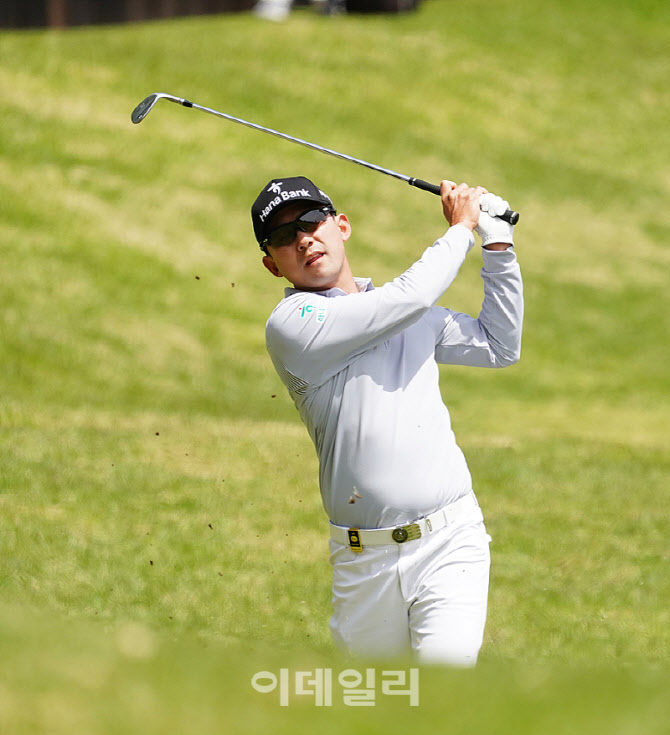 [포토] 한승수, 날카로운 웨지샷
