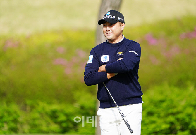 [포토] 이태훈, 여유있는 디팬딩 챔프