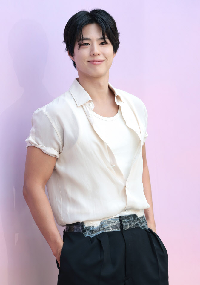 박보검, 꿀 떨어지는 미소