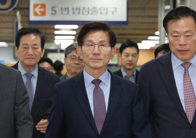 [속보]김문수 前장관, '공직선거법 위반' 1심서 벌금 50만원 선고