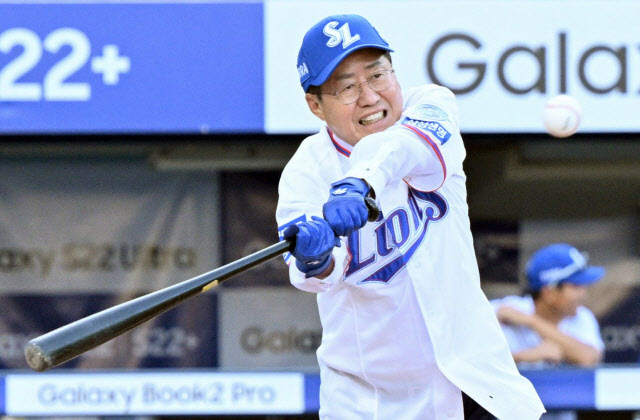 "삼성은 참 돈이 많은가봐"...돌연 '사자군단' 때린 홍준표